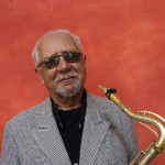 CL_sax_hold_red
